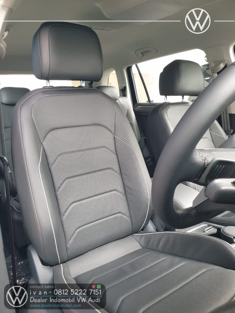 Interior VW Tiguan Allspace Indonesia 2025 Black 6a