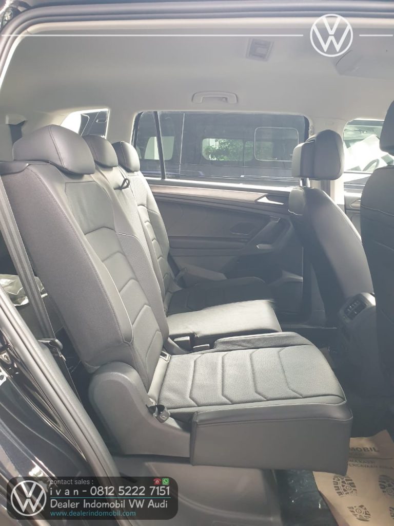 Interior VW Tiguan Allspace Indonesia 2025 Black 6c