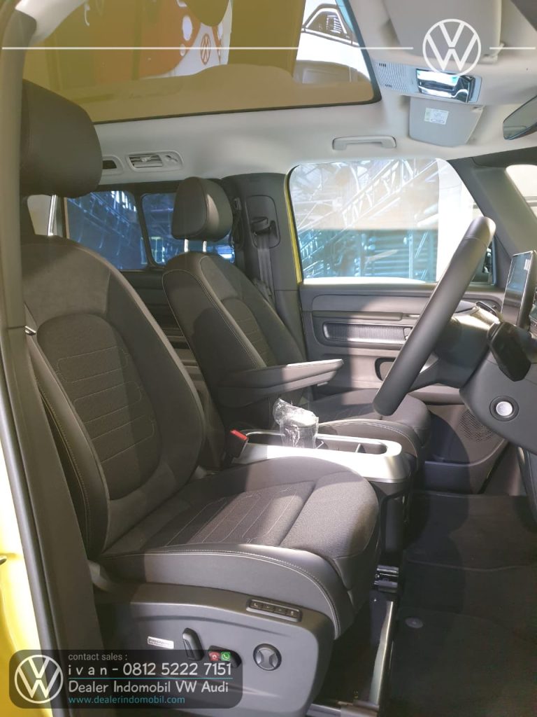 Interior VW ID BUZZ Electric 2026-5 Indonesia Yellow-Black 7b