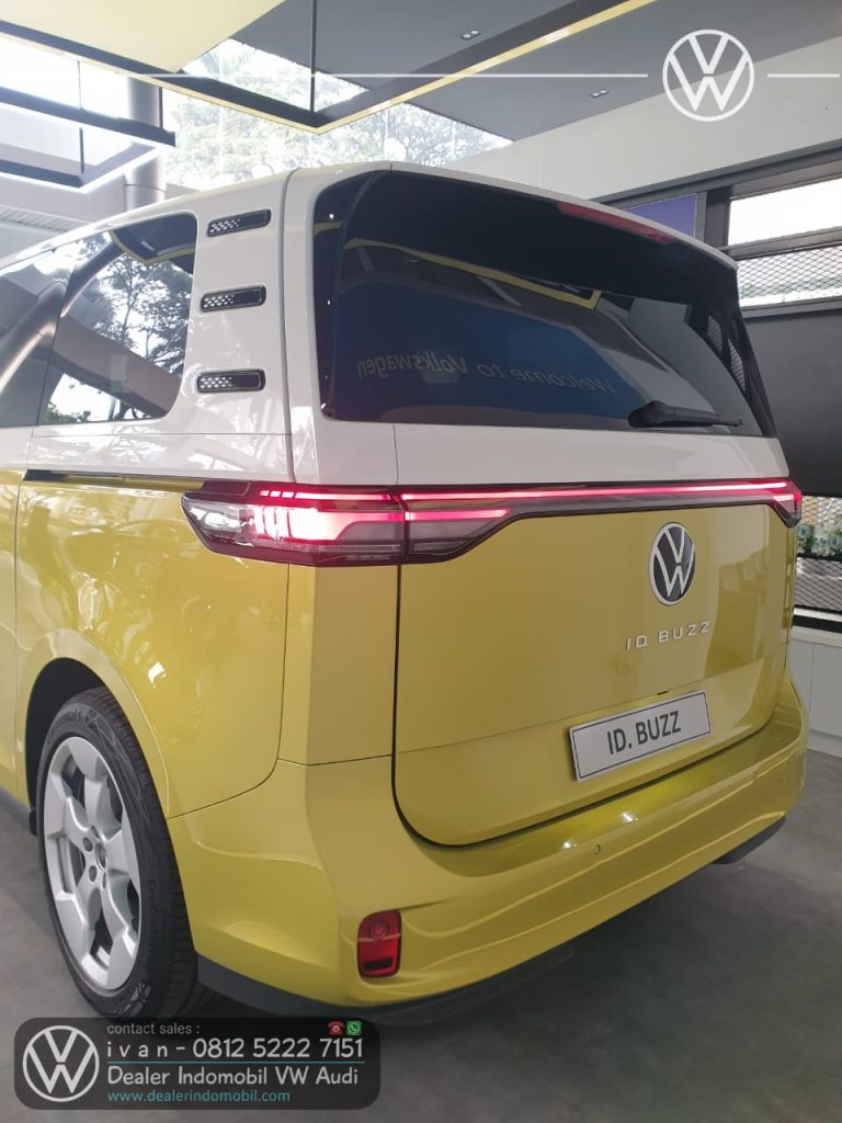 VW ID BUZZ EV 2025-6 Indonesia White-Yellow 7d